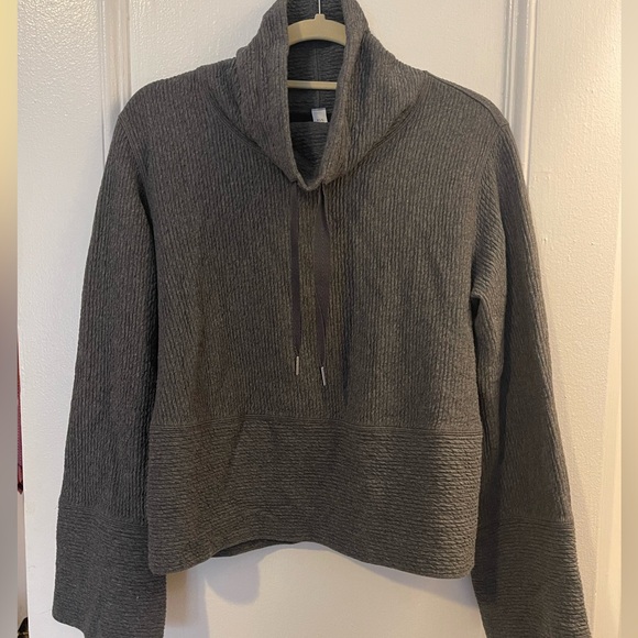 Lululemon Retreat Yourself Pullover - Picture 2 of 5